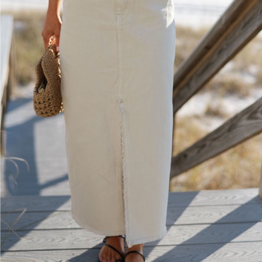 Elegant Cream Midi Skirt - Picture 2 of 5